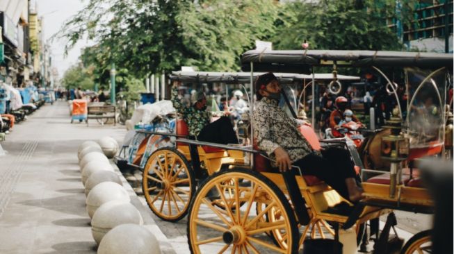 Mengenal Sakmadya, Gaya Hidup Slow Living ala Jawa di Era Kekinian