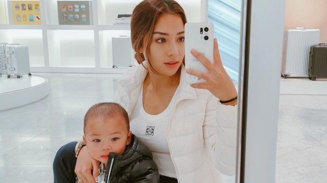 Seleb Pertama Kali Rayakan Hari Ibu (Instagram/@nikitawillyofficial94)