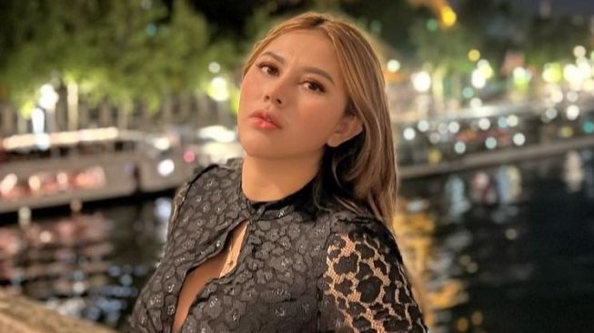 Profil Rena Dyana, Model Majalah Dewasa yang Diduga Pemeran Video Syur Perempuan Berkebaya Hijau