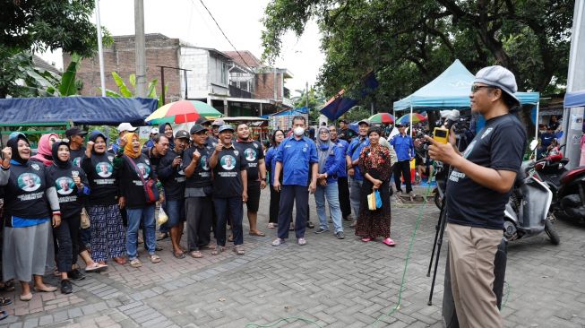 Kowarteg Bagi-bagi Sembako dan Makanan Siap Saji untuk Masyarakat Prasejahtera