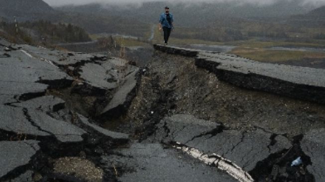 Ilustrasi gempa bumi (unsplash/davegoudreau)