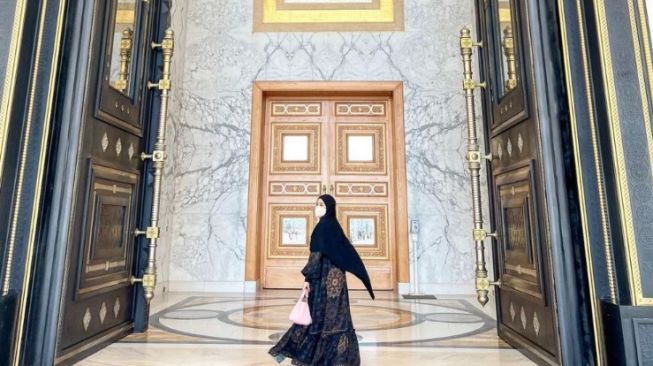 Artis Liburan di Dubai Tahun 2022 (Instagram/@laudyacynthiabella)