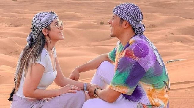 Artis Liburan di Dubai Tahun 2022 (Instagram/@viavallen)