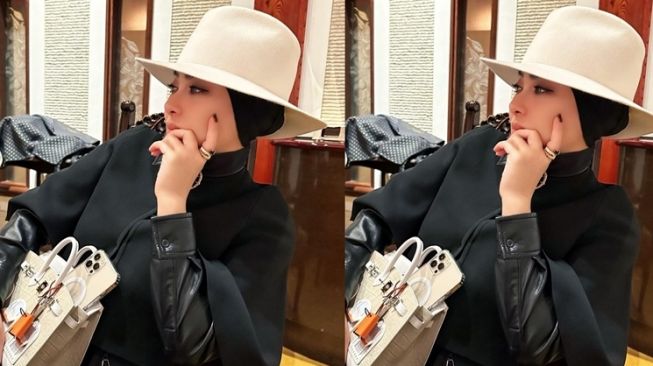 Potret Syahrini Tenteng Tas Rp4,9 Miliar (Instagram/@princessyahrini)