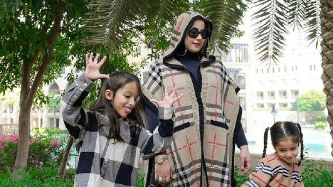 Artis Liburan di Dubai Tahun 2022 (Instagram/@tasyiathasyia)