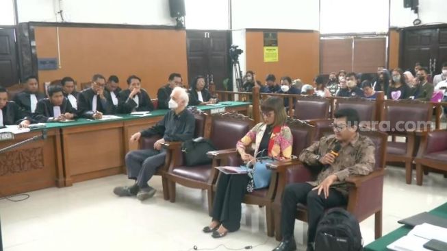 Ahli psikologi forensik, Reza Indragiri saat menjadi saksi meringankan Bharada E di sidang kasus pembunuhan berencana terhadap Brigadir J alias Yosua. (Suara.com/Rakha)