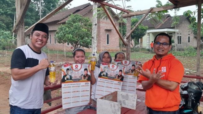 Program PKS Menyapa, Anggota DPRD Lampung Selatan Imam Rohadi Berbagi 