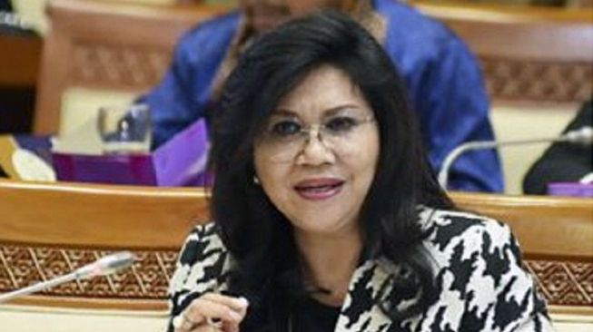 Kader PDIP Evita Nursanty Diminta Rasakan Naik KRL Rute Manggarai: Biar Paham!