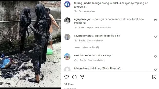 Duh, 3 ABG Ini Malah Diolok-olok usai Apes Masuk Got, Disangka Cosplay Venom