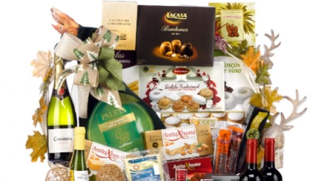 8 Cara Mudah Membuat Hampers Sendiri di Rumah, Persiapkan Bahan-bahannya