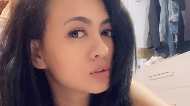 Potret Yeyen Lidya Bahagia Menjanda (Instagram/@yeyen78)