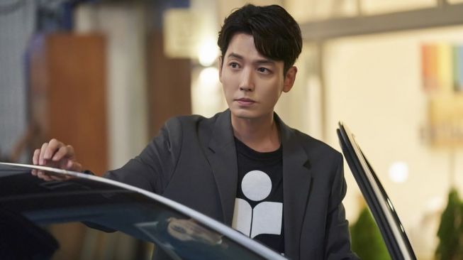 Potret Jung Kyung Ho di Crash Course in Romance (Instagram/@tvn_drama)