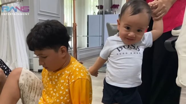 Momen Rafathar Main Bareng Anak Berkebutuhan Khusus (YouTube Rans Entertainment)