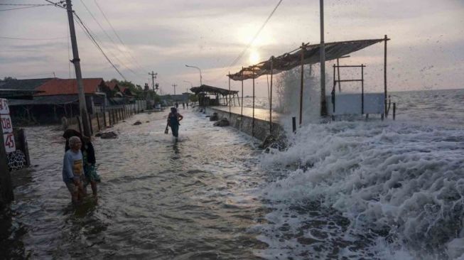 Waspada Pasang Laut 2,7 Meter Ancam Pesisir Kaltim, BMKG Imbau Warga Siaga!