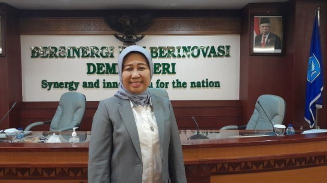 Lusmeilia Afriani, Wanita Pertama yang Menjadi Rektor Unila