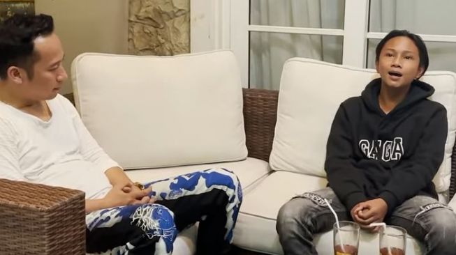 Terpopuler Lifestyle: Fajar Sad Boy Mirip Anji, Pria Zina dengan Mertua Ngaku Khilaf