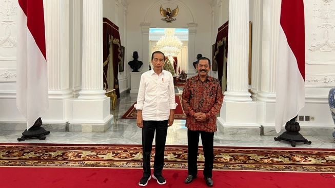 Dua Mantan Wali Kota Solo Kangen-kangenan di Istana Negara: Ngaku Hanya Mampir, Bahas Reshuffle Kabinet?