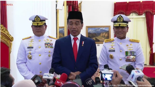 Heboh Soal Badai Dahsyat, Jokowi: Ikuti Semua Informasi dari BMKG