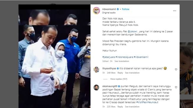 Presiden Jokowi mencoba bermain lato-lato di sebuah pasar di Subang, Jawa Barat, Selasa (27/12/2022). (IG Ridwan Kamil)