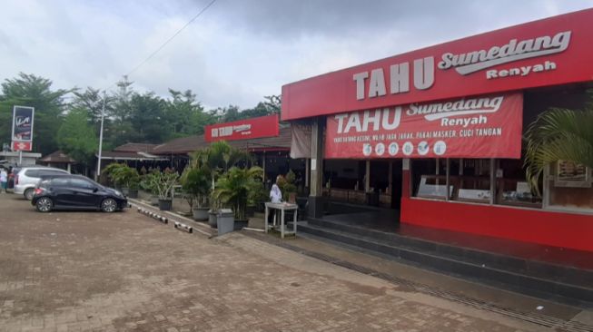 Rumah Makan Tahu Sumedang Renyah Sahabat Para Pemudik Lintas Sumatera