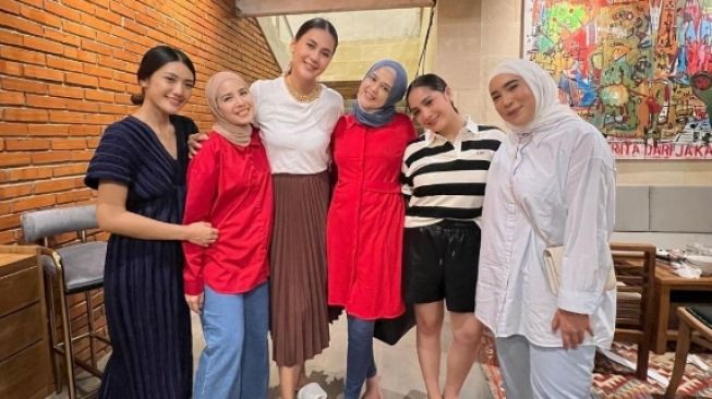 Gaya Artis di Pesta Ultah Kiano (Instagram/@tya_ariestya)