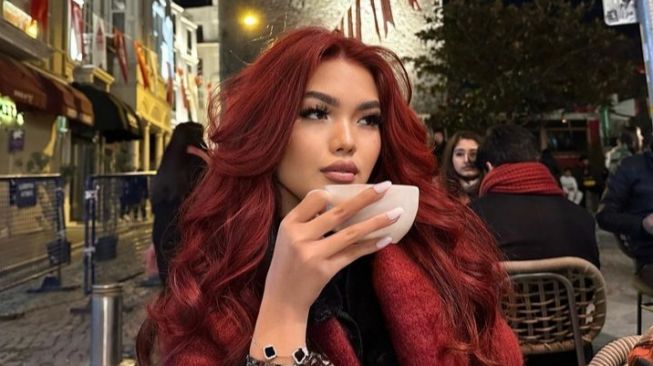 7 Potret Queennara, Anak Liza Natalia yang Cantiknya Dikira Hasil Oplas