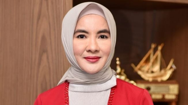 Berhasil Kelola Energi Berkelanjutan, Nicke Widyawati Raih Penghargaan sebagai  CEO Green Leadership Utama