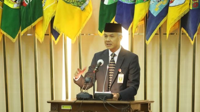 Pemerintah Provinsi Jawa Tengah (Pemprov Jateng) bersama DPRD Jateng menyetujui tiga Rancangan Peraturan Daerah (Raperda), Jumat (30/12/2022). (Tim Media Ganjar Pranowo)