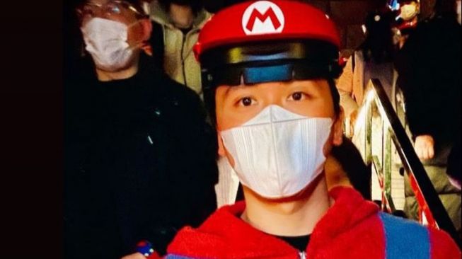 Demi Ayang, Reino Barack Suami Syahrini Rela Cosplay Jadi Mario Bros