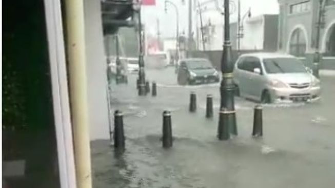 Waspada Cuaca Ekstrem! Beberapa Wilayah di Kota Semarang Tergenang Banjir