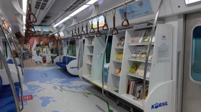 Unik dan Keren! Ini Alasan Korea Selatan Adakan Perpustakaan Mini di Dalam Kereta Bawah Tanah