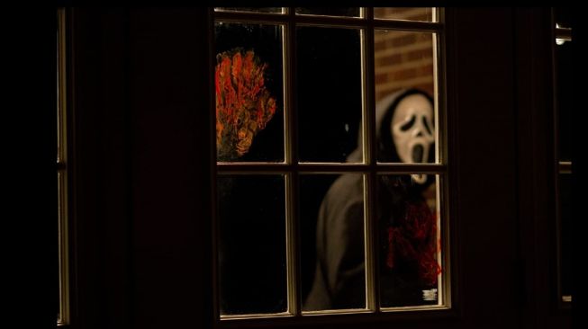 Salah satu adegan di Scream 4. [IMDB]