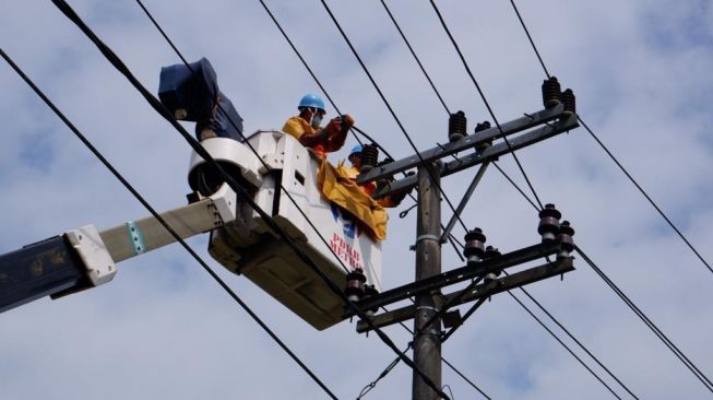 Amankan Pasokan Listrik Malam Tahun Baru, PLN Mitigasi Potensi Gangguan Akibat Cuaca