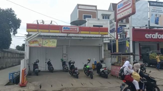 Minimarket di Kembangan Dibobol Maling, Rokok dan Cokelat Raib Digondol