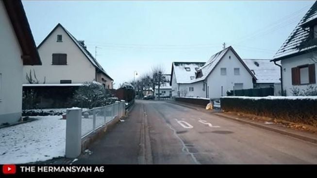 Rumah Sarah Menzel di Swiss (YouTube/The Hermansyah A6)