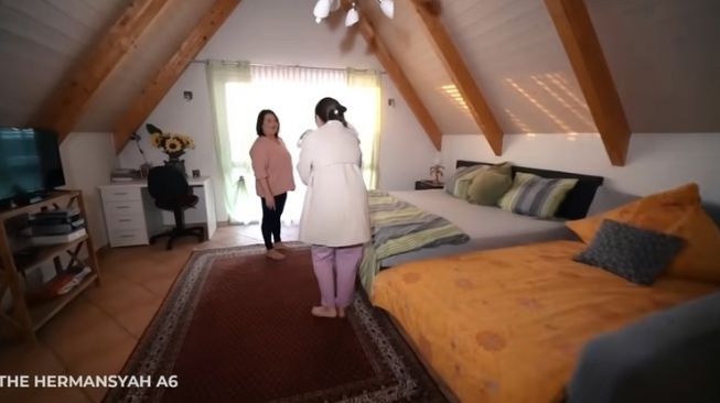 Rumah Sarah Menzel di Swiss (YouTube/The Hermansyah A6)