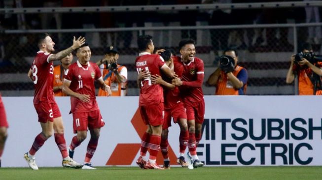 Selebrasi para pemain Timnas Indonesia setelah membobol gawang Filipina (affmitsubishielectriccup.com)