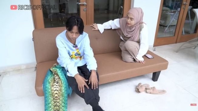  Fajar Sadboy Jadi Mermaid (YouTube/Ricis Official)