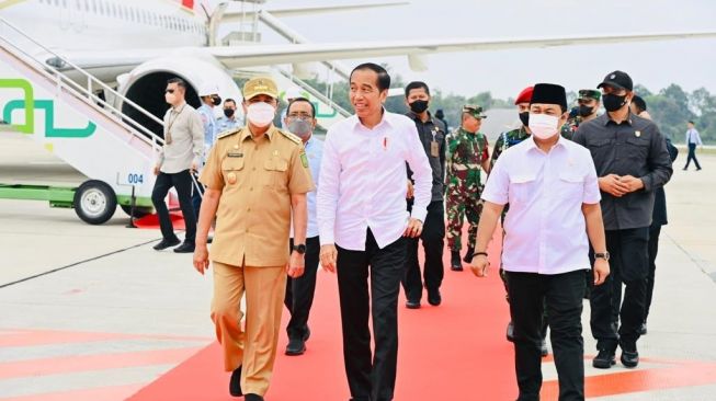 Presiden Joko Widodo atau Jokowi melangsungkan kunjungan kerja di Provinsi Riau, Rabu (4/12/2023). (Laily Rachev - Biro Pers Sekretariat Presiden)