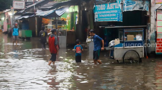 Jakarta Kebanjiran, 55 RT dan 8 Ruas Jalan Terendam, 26 Warga Mengungsi