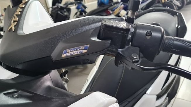 Penggantian minyak rem sepeda motor sebaiknya dilakukan per dua tahun sekali [Yamaha Territory VI].