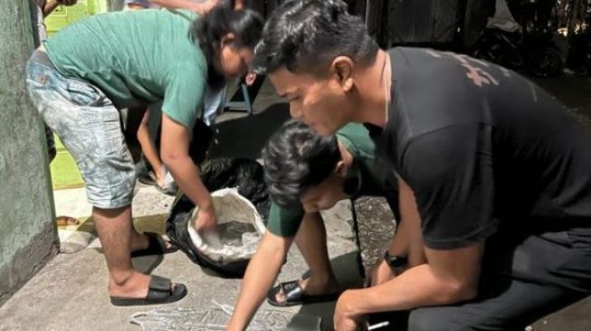Polisi Ringkus 2 Penjual Miras Sopi di Mimika