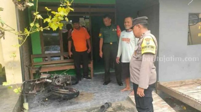 Ribuan Pendekar Silat Bikin Rusuh Kediri, Tutup Jalan Lalu Rusak Rumah dan Bakar Motor Warga