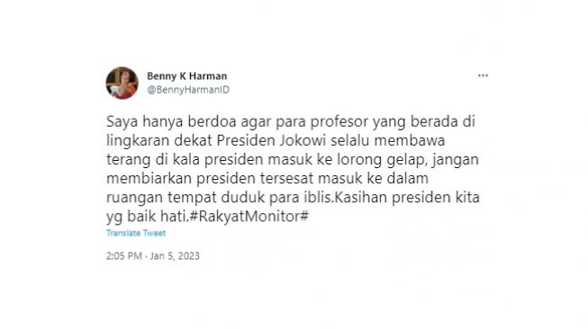 Cuitan politikus Partai Demokrat Benny K Harman diduga menyindir Menko Polhukam Mahfud MD dan orang-orang di Istana yang membiarkan Presiden Joko Widodo (Jokowi) menerbitkan Perppu Cipta Kerja. (Twitter/@BennyHarmanID)