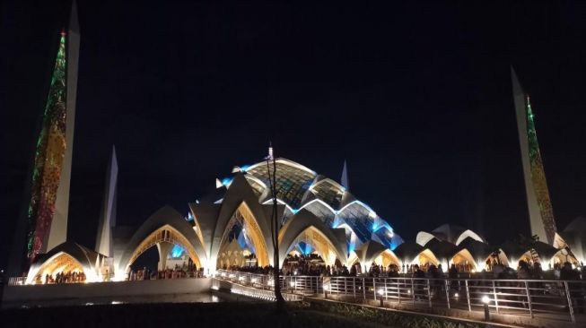 Jangan Dulu ke Masjid Al Jabbar Bandung kalau Tak Mau Menyesal, Ini Sebabnya