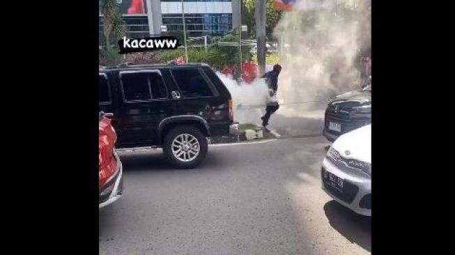 Polisi Klarifikasi Kepulan Asap Jelang Laga Indonesia vs Vietnam Bukan Gas Air Mata