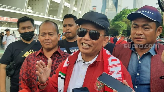 Bos Kalteng Putra Agustiar Sabran jelang pertandingan Timnas Indonesia vs Vietnam (Suara.com/Adie Prasetyo Nugraha).