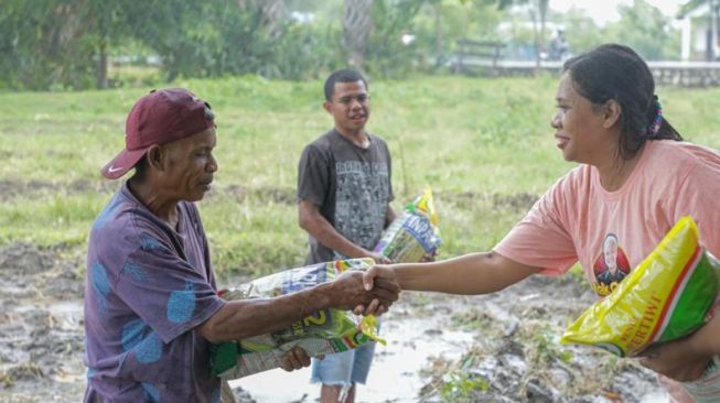 Kelompok Tani di Desa Manusak NTT Kesulitan Bercocok Tanam, Mak Ganjar Beri Bantuan Bibit dan Pupuk