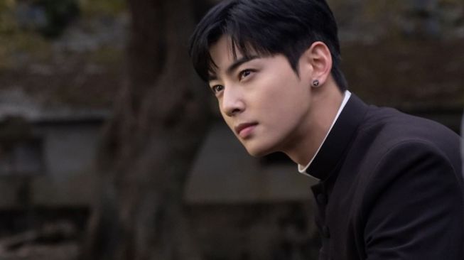 5 Potret Cha Eun Woo Di Drama Island, Wajahnya Kerap Dinantikan Para ...