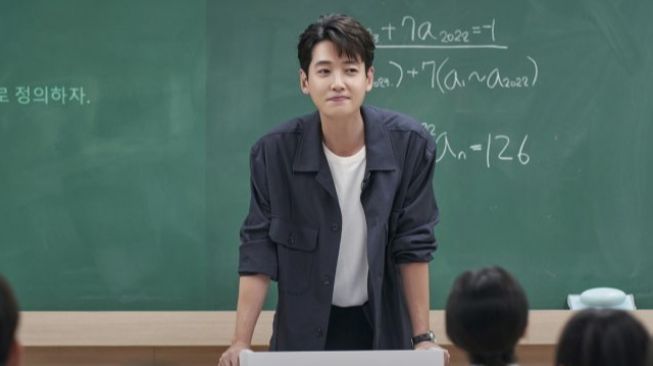 Jung Kyung Ho Jadi Inspektur Matematika Super Dingin di Crash Course in Romance